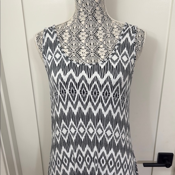 New York & Company Black and White Sleeveless Midi Sundress Size M - Picture 2 of 10